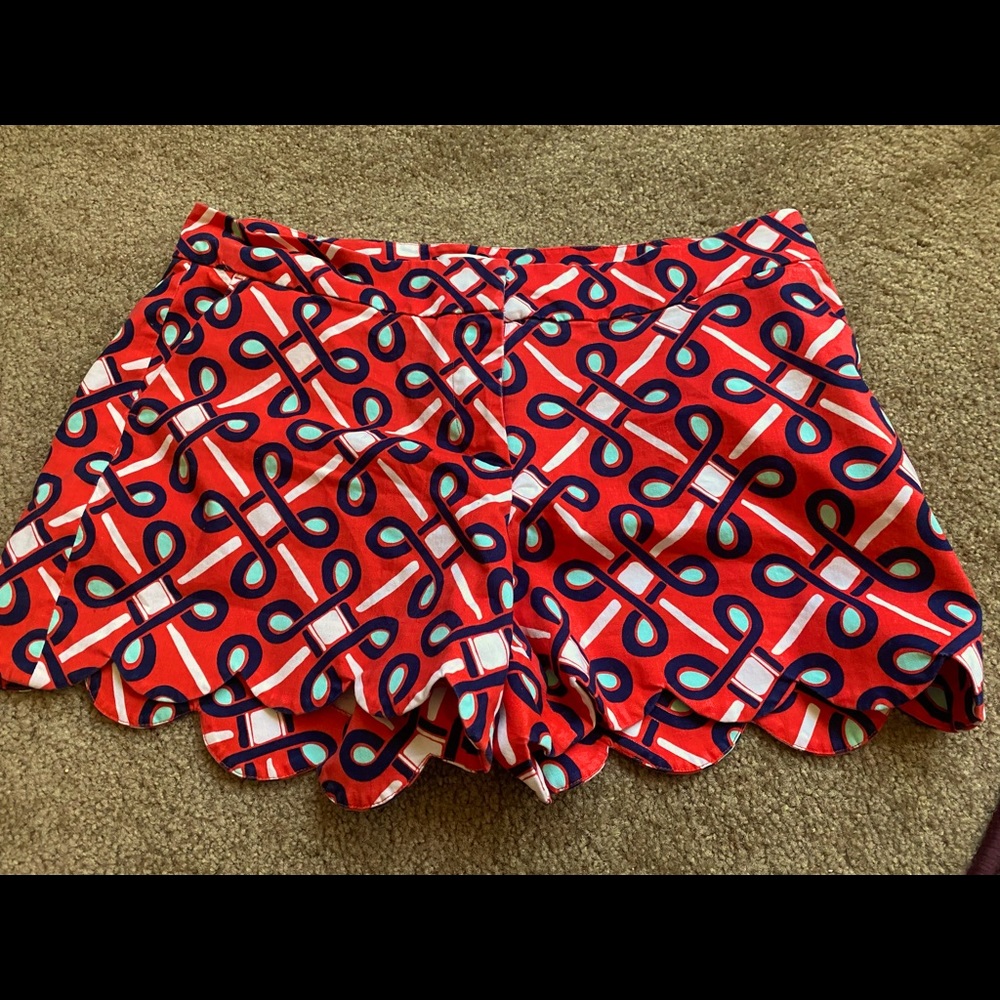 Crown and Ivy scallop shorts